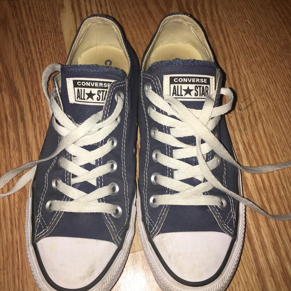 Women’s 8.5 converse navy blue shoes all star